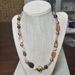 🧡 Vintage Glass Pearl and MOP Beaded Necklace 🧡